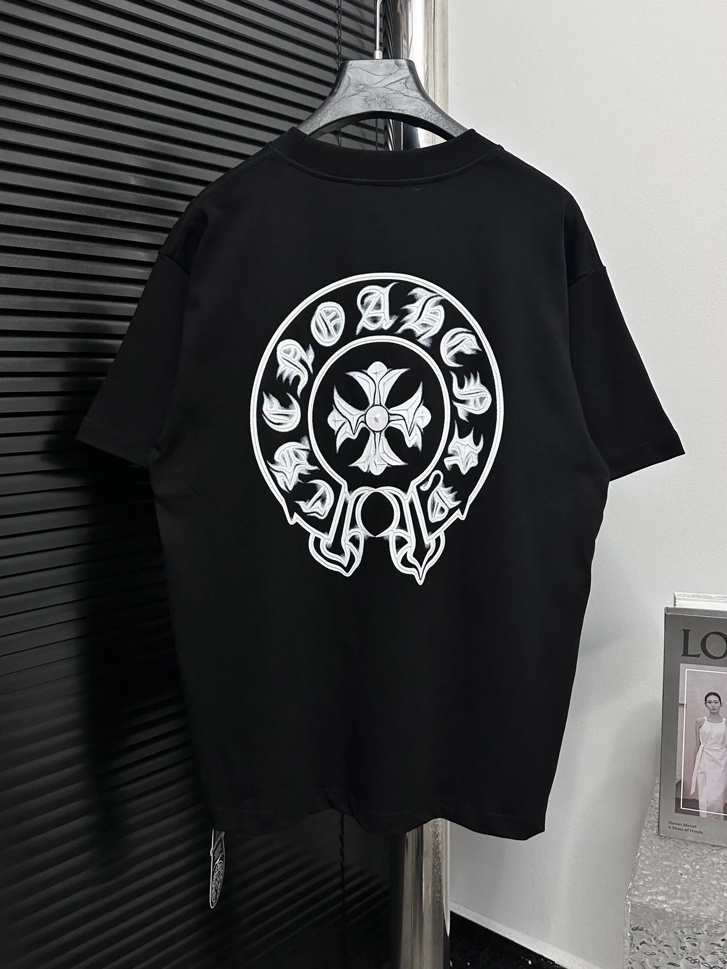 🅿️170 【ChromeHearts】Chrome Hearts 25ss stretched round neck T-shirt Original fabric Official same style Short-sleeved T-shirt Customized 260g vat-dyed fabric Very comfortable to the touch Latest brick cabinet synchronization for spring and summer Fashionable and personalized Super versatile and good-looking Suitable for both men and women A must-have style Tag Collar label Washed wheat Complete with three standards Color: Black White Size: XS-L